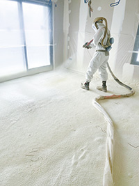 application mousse polyuréthane isolation annecy